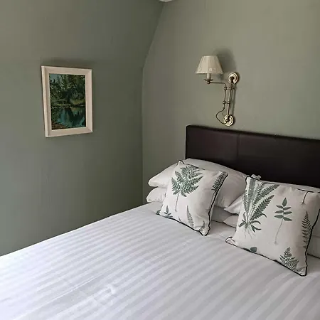 Outlook בית הארחה 4*