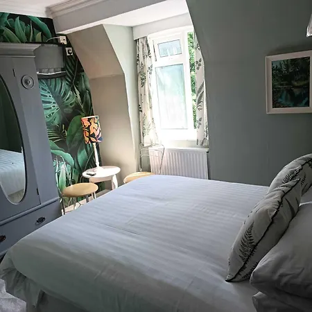 Outlook בית הארחה