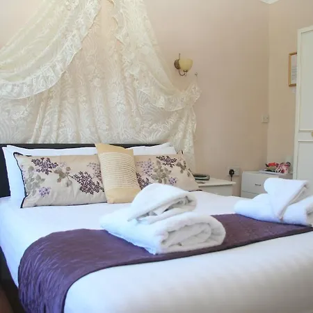 בית הארחה Outlook 4*