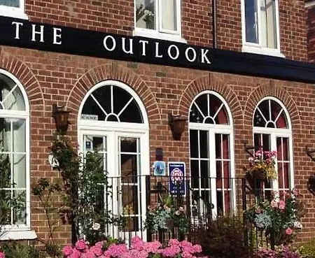 Outlook בית הארחה 4*