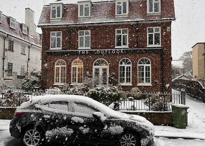 The Outlook 4* Scarborough